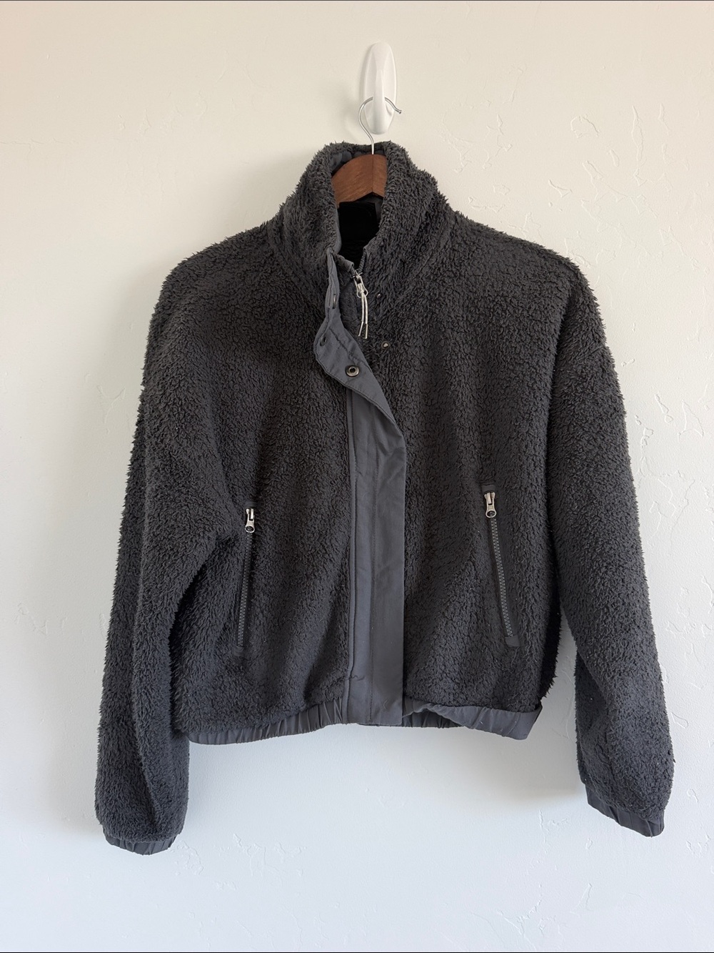 Vuori Cozy Sherpa Jacket Women’s Small Gray High Pile Fleece Full Zip VW530